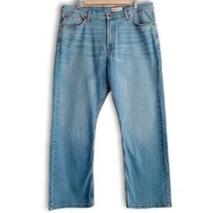 WRANGLER | Relaxed Bootcut Leg Light Blue Jeans Men's Sz 36 Flawed